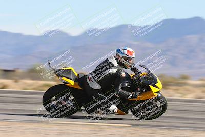 media/Nov-16-2025-Race Pace (Sun) [[8c5fa54630]]/Non Verified Riders (1st 20 Minutes)/3-Turn 3 Inside (11am)/